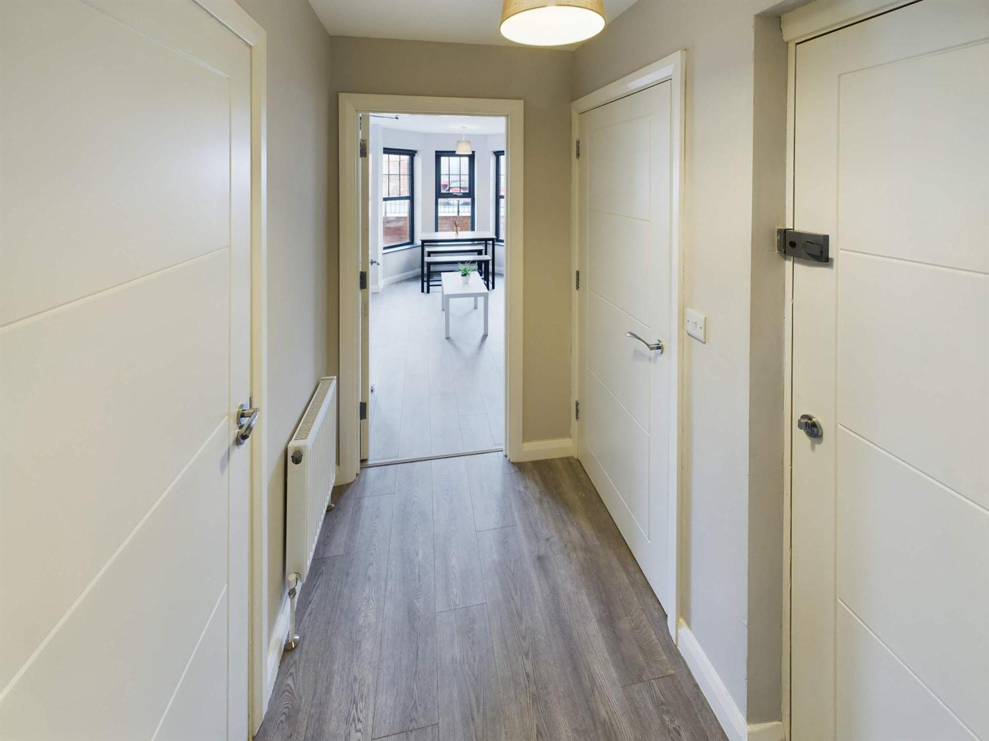 Apartment 161 Castlereagh Rd *